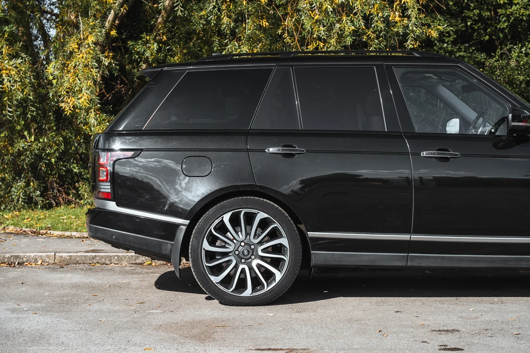 2017 Land Rover Range Rover L405 - Image 18 of 31