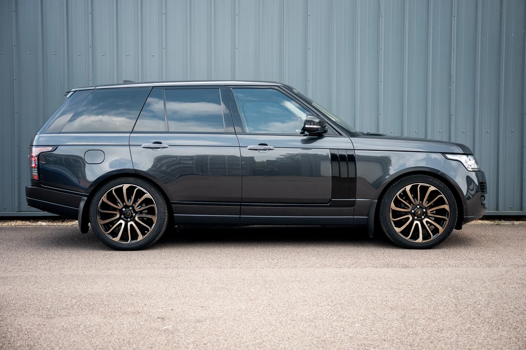 2017 Land Rover Range Rover L405 - Image 4 of 31