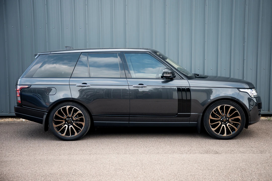2017 Land Rover Range Rover L405 - Image 12 of 31