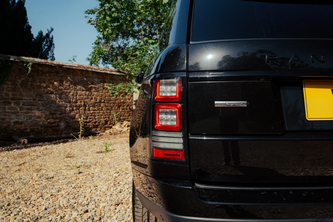 2017 Land Rover Range Rover L405 - Image 17 of 31