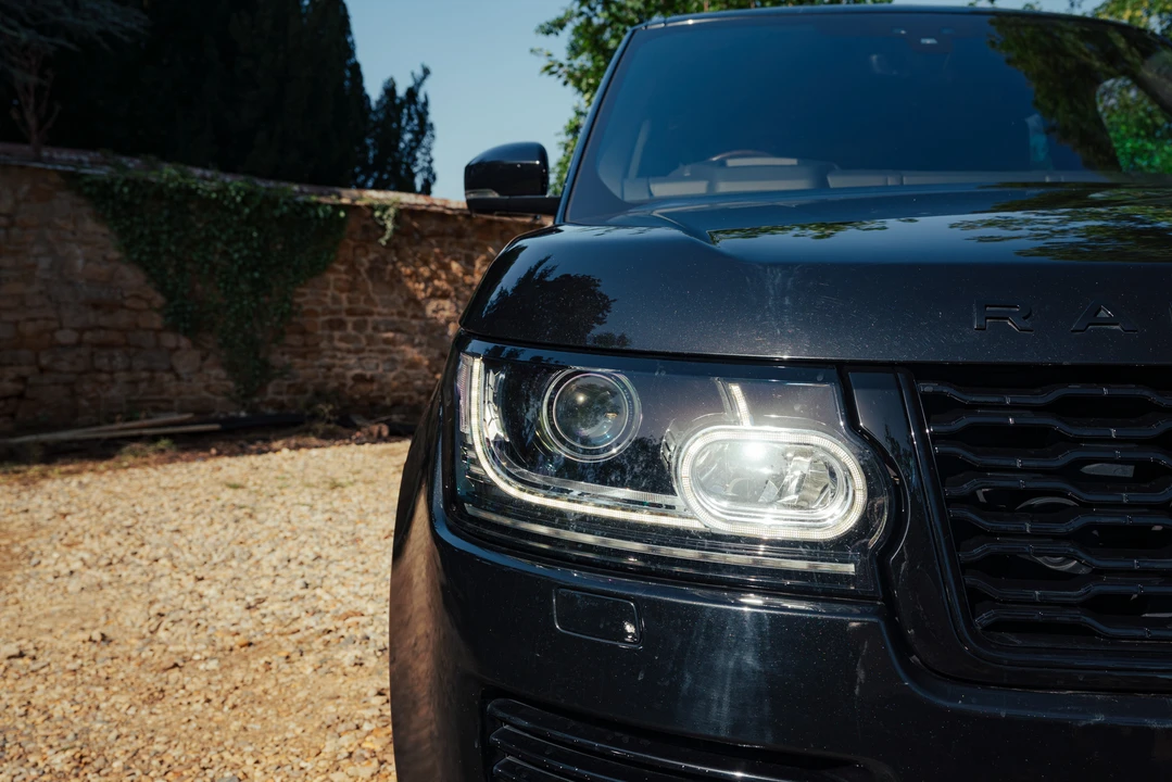 2017 Land Rover Range Rover L405 - Image 18 of 31