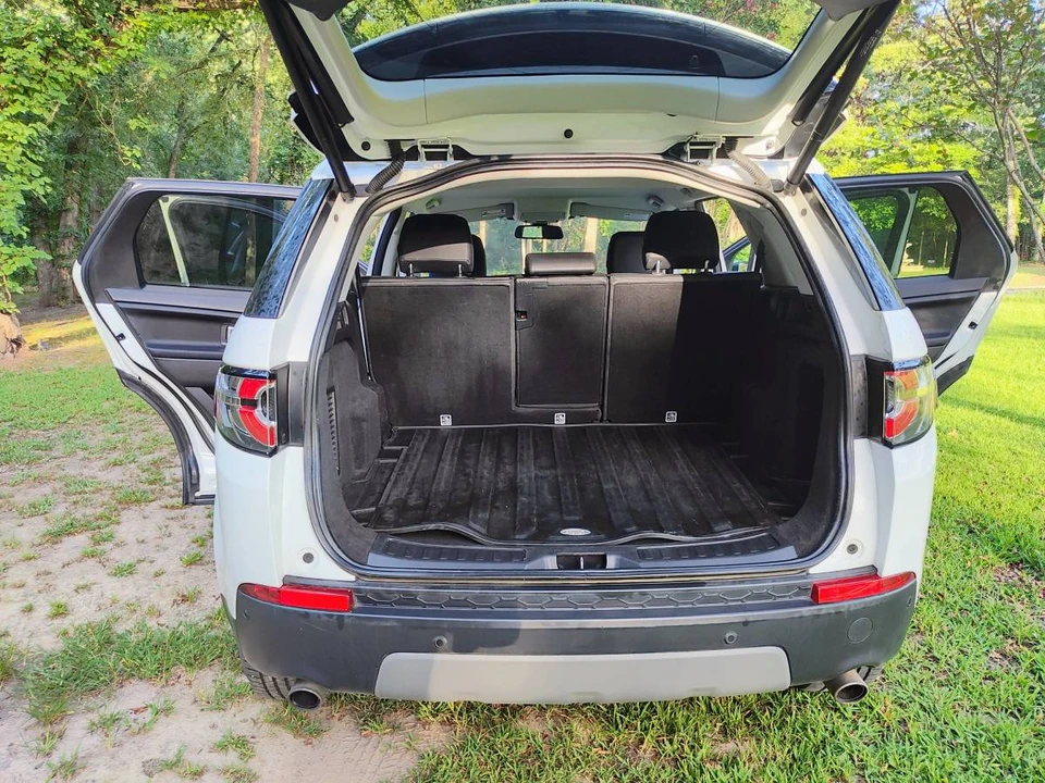 2017 Land Rover Discovery 5th Gen - Image 7 of 16