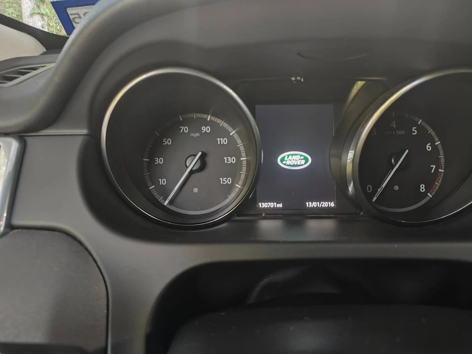 2017 Land Rover Discovery 5th Gen - Image 8 of 16