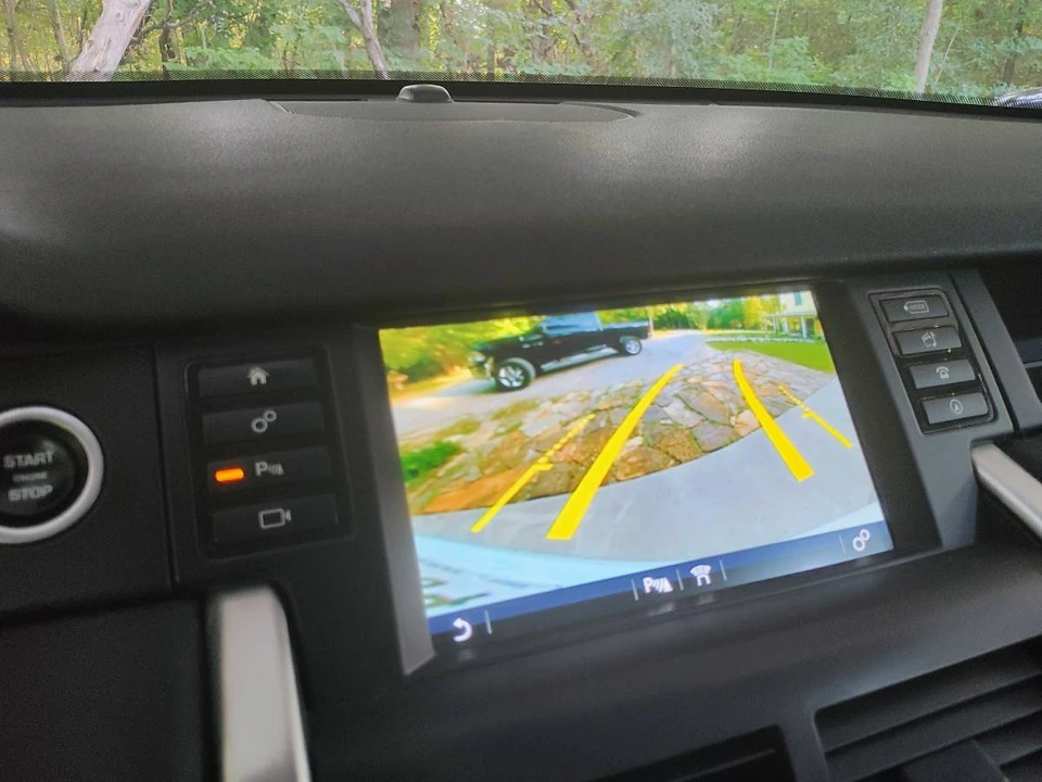 2017 Land Rover Discovery 5th Gen - Image 9 of 16