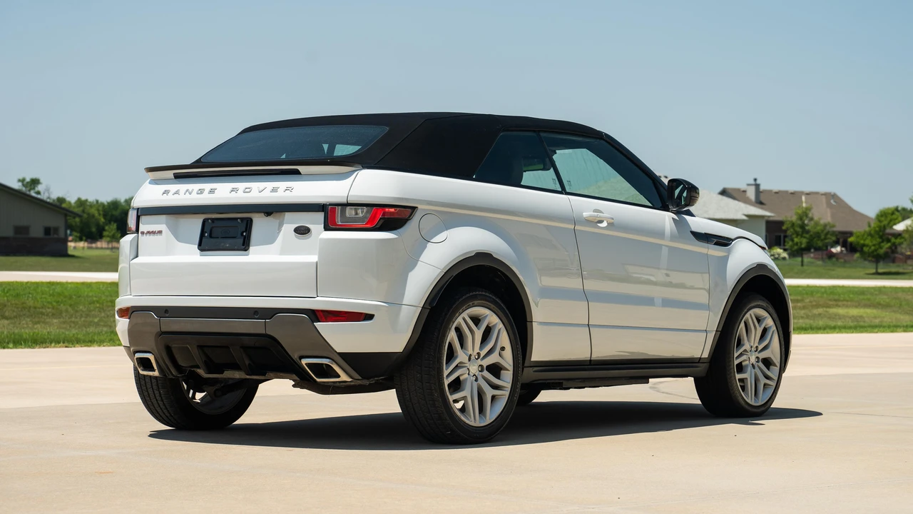 2017 Land Rover Range Rover Evoque 1st Gen - Image 15 of 31