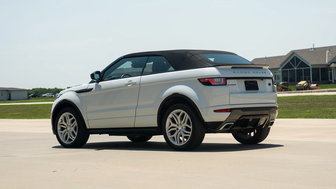 2017 Land Rover Range Rover Evoque 1st Gen - Image 14 of 31