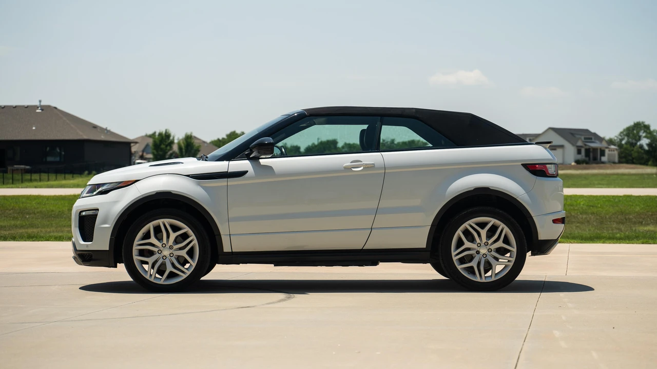 2017 Land Rover Range Rover Evoque 1st Gen - Image 13 of 31