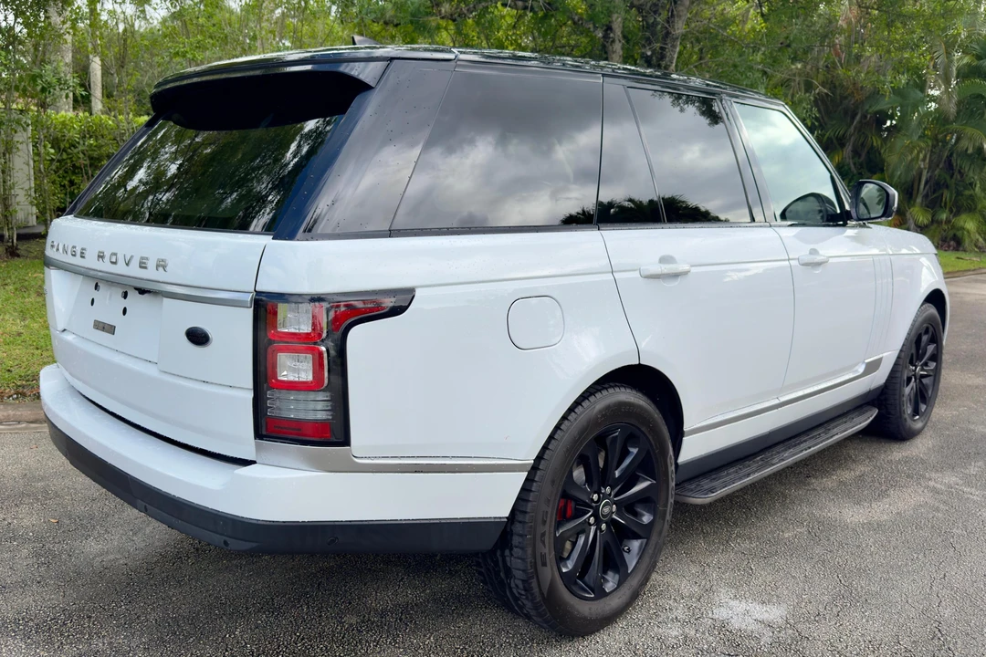 2017 Land Rover Range Rover L405 - Image 4 of 31