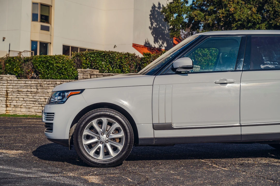 2017 Land Rover Range Rover L405 - Image 26 of 31