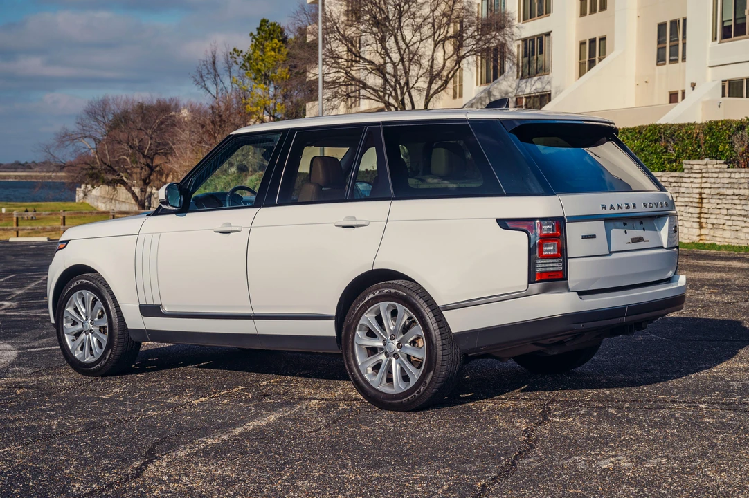 2017 Land Rover Range Rover L405 - Image 10 of 31