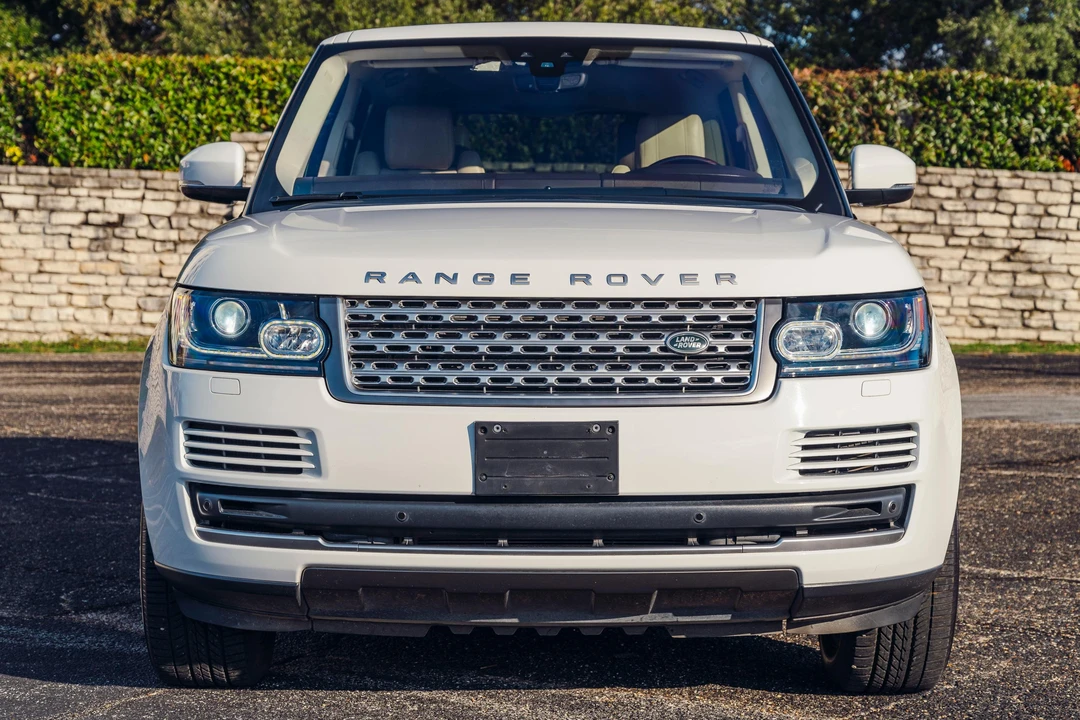 2017 Land Rover Range Rover L405 - Image 2 of 31