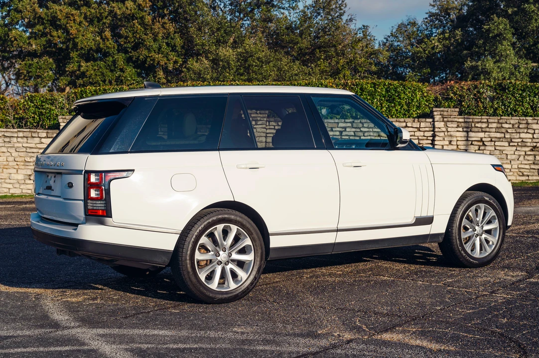 2017 Land Rover Range Rover L405 - Image 13 of 31