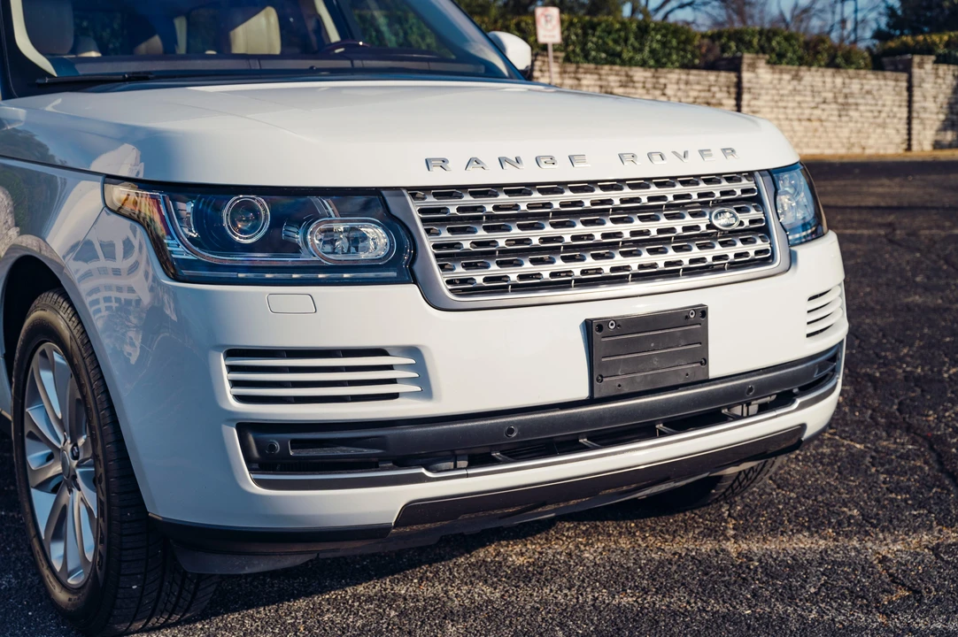 2017 Land Rover Range Rover L405 - Image 17 of 31