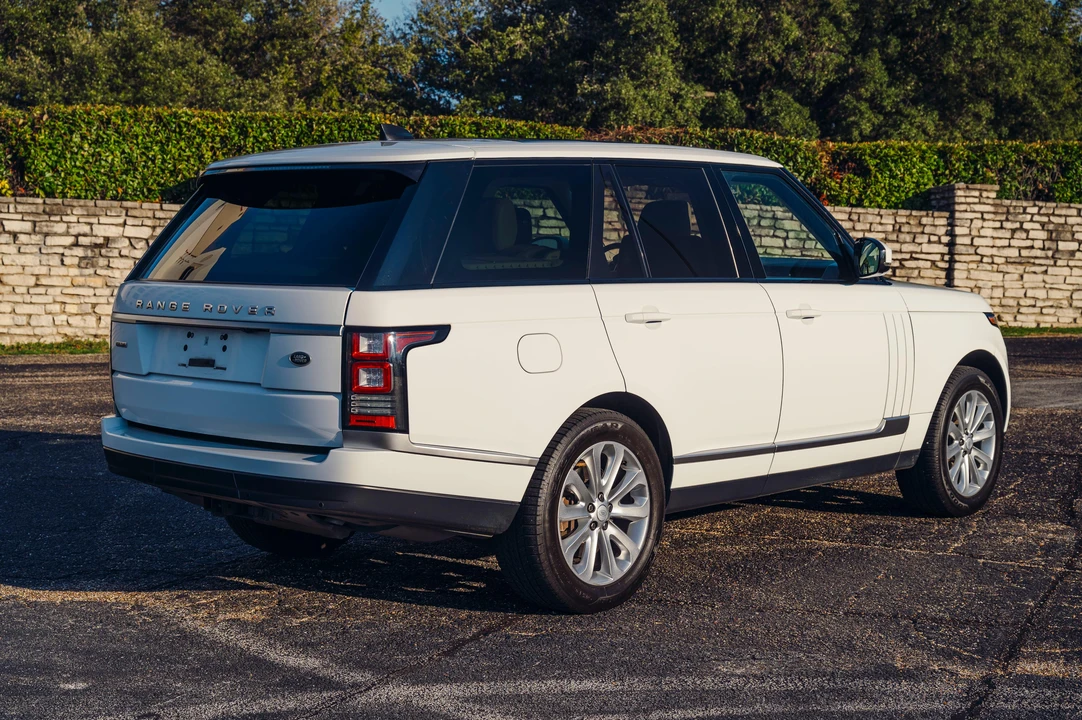 2017 Land Rover Range Rover L405 - Image 12 of 31