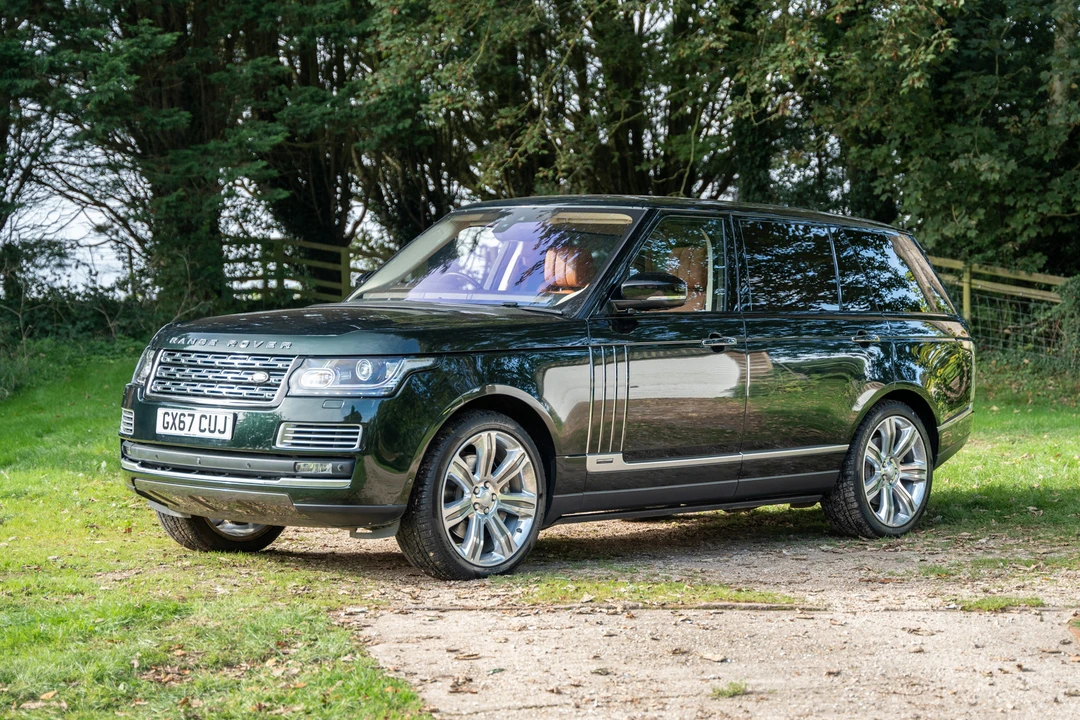 2017 Land Rover Range Rover L405 - Image 2 of 31