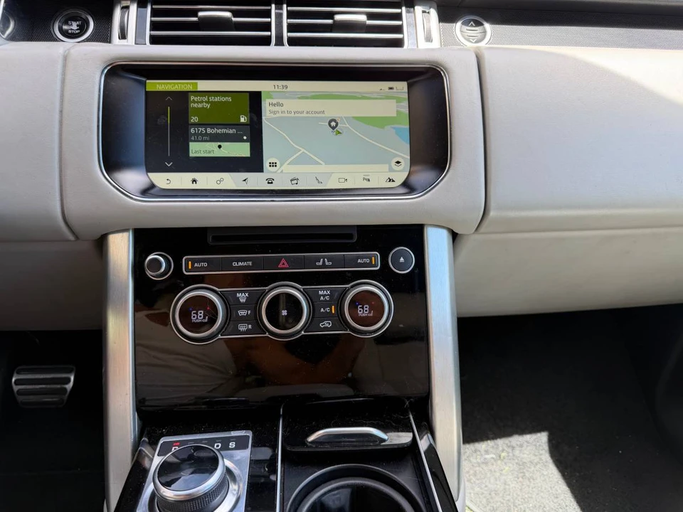 2017 Land Rover Range Rover L405 - Image 10 of 16