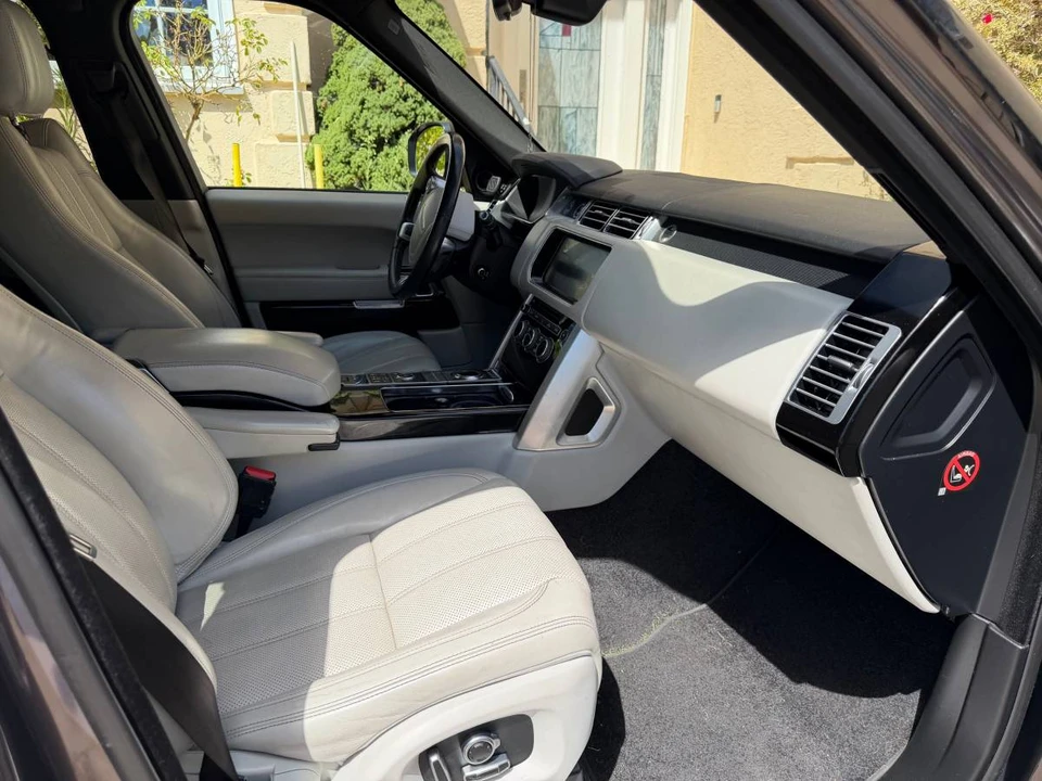 2017 Land Rover Range Rover L405 - Image 8 of 16
