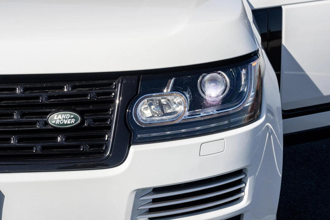 2017 Land Rover Range Rover L405 - Image 11 of 31