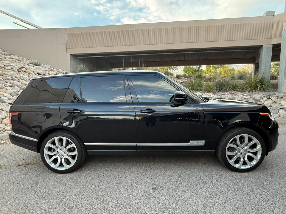 2017 Land Rover Range Rover L405 - Image 14 of 31