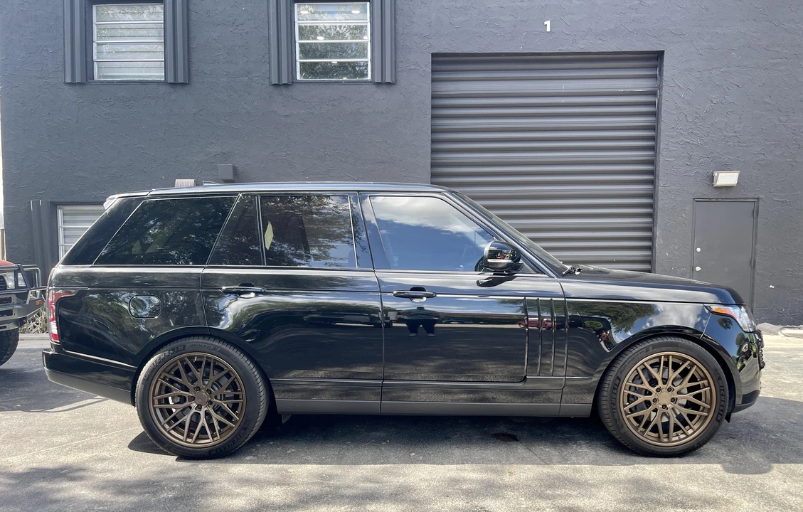 2017 Land Rover Range Rover L405 - Image 11 of 31