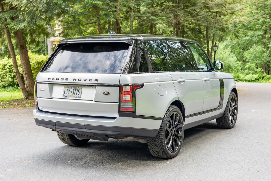 2017 Land Rover Range Rover L405 - Image 4 of 31