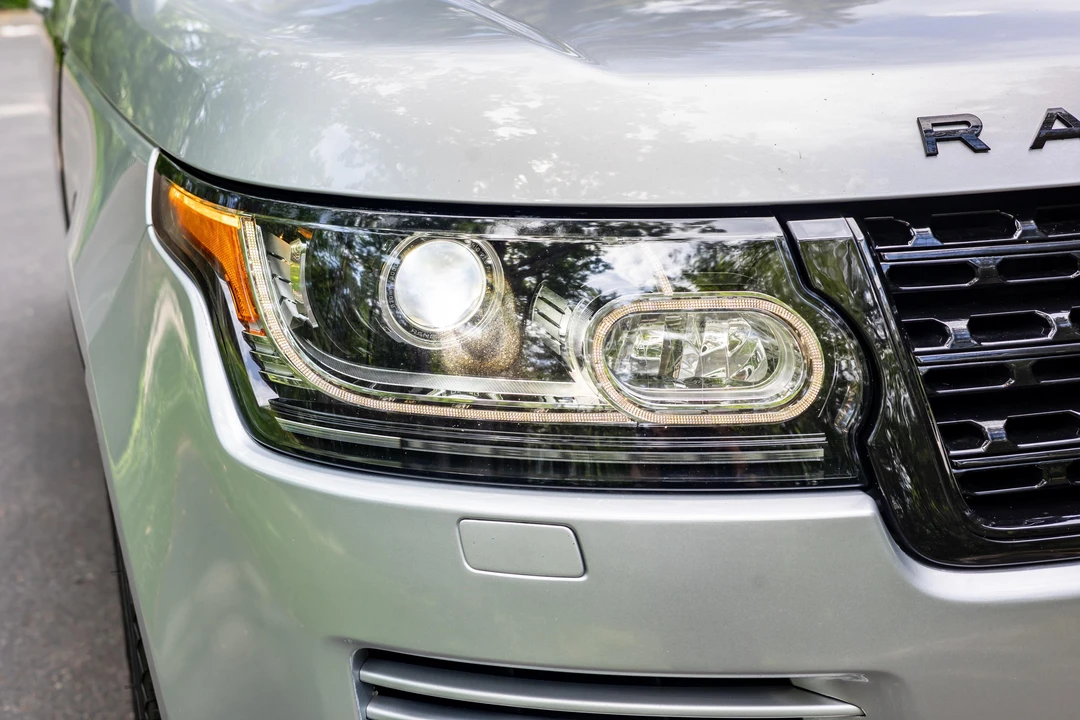 2017 Land Rover Range Rover L405 - Image 12 of 31