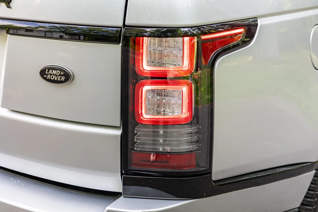 2017 Land Rover Range Rover L405 - Image 17 of 31
