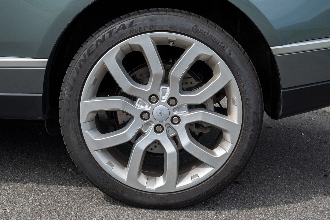 2017 Land Rover Range Rover L405 - Image 25 of 31