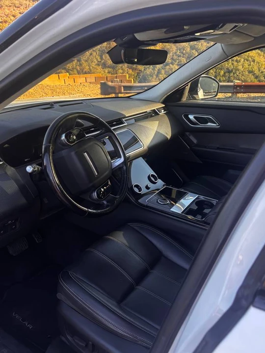 2017 Land Rover Range Rover Velar - Image 6 of 9
