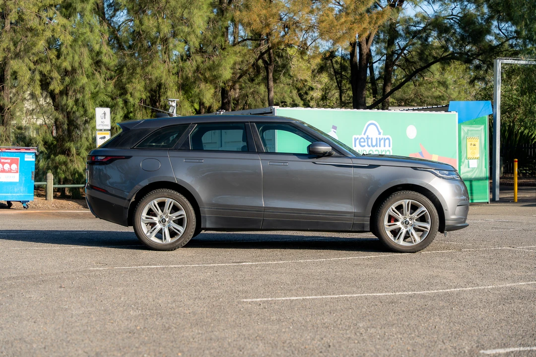 2017 Land Rover Range Rover Velar - Image 8 of 31