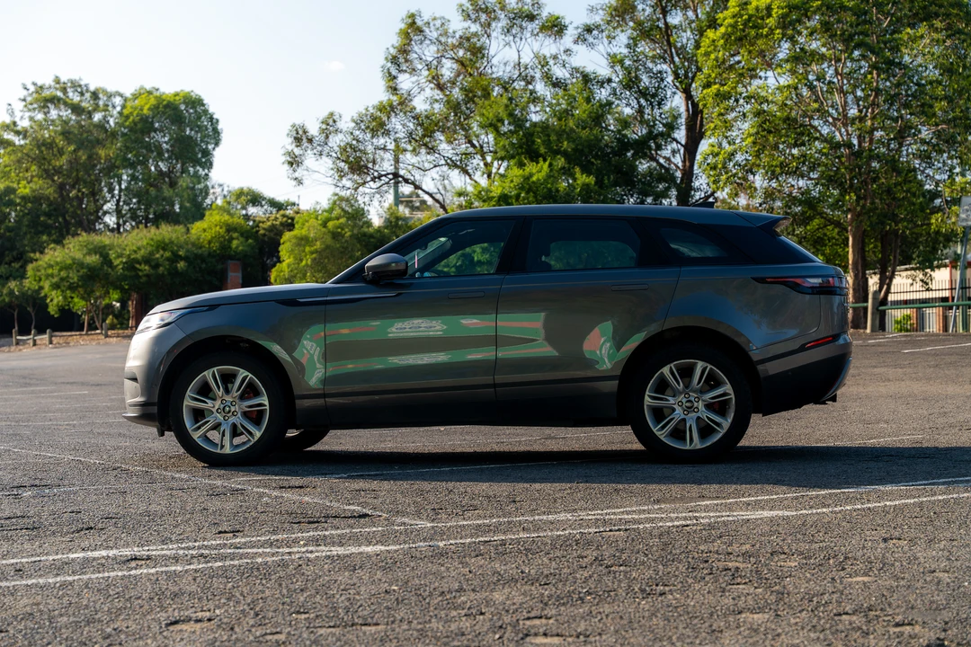 2017 Land Rover Range Rover Velar - Image 4 of 31