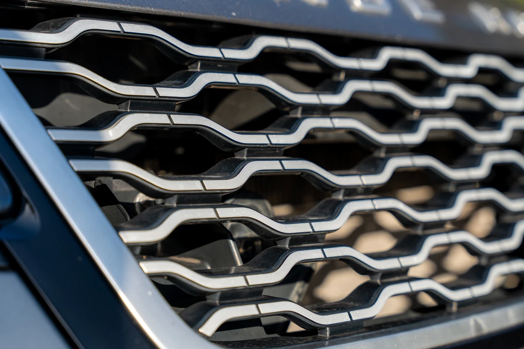 2017 Land Rover Range Rover Velar - Image 14 of 31
