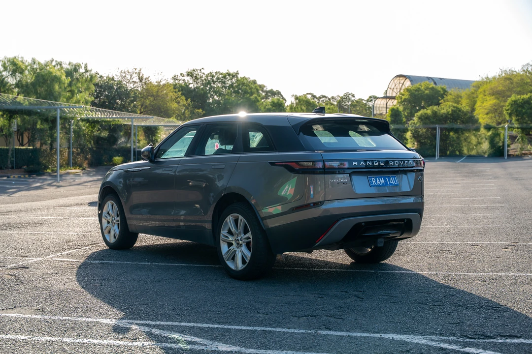 2017 Land Rover Range Rover Velar - Image 5 of 31