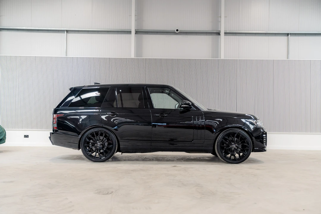 2017 Land Rover Range Rover L405 - Image 4 of 31