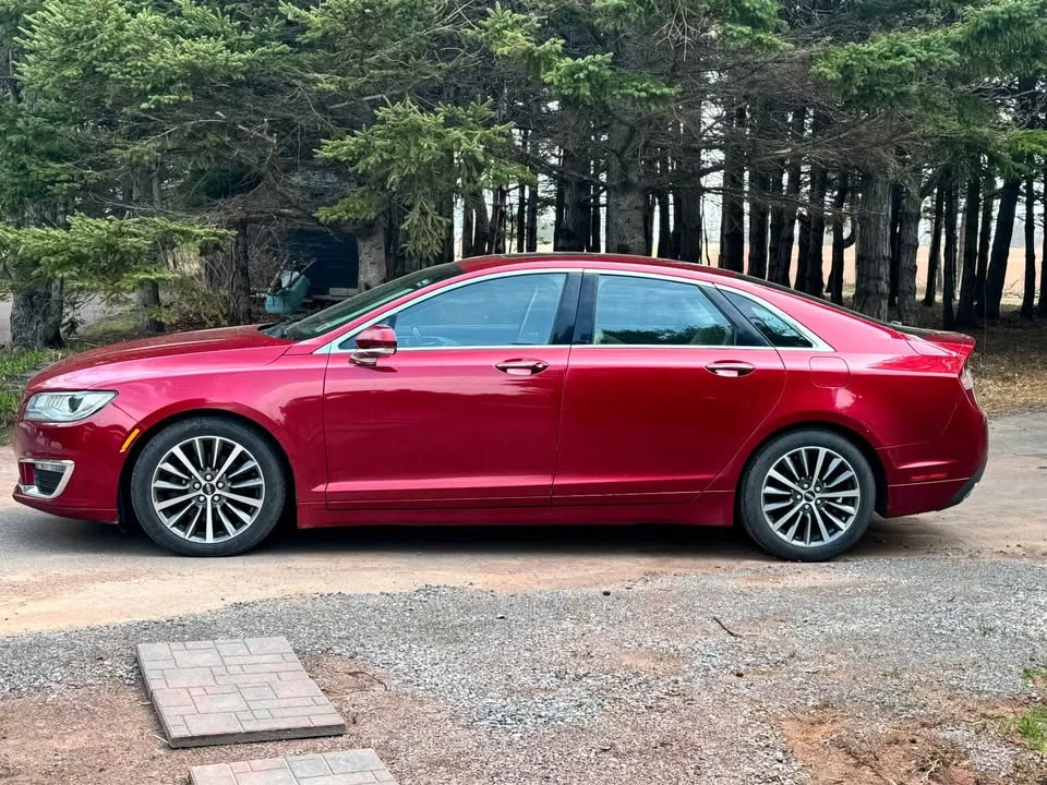 2017 Lincoln MKZ - Image 8 of 10