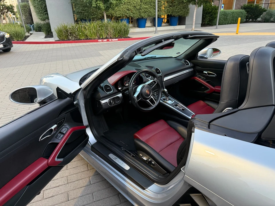 2017 Porsche 718 Boxster - Image 8 of 20