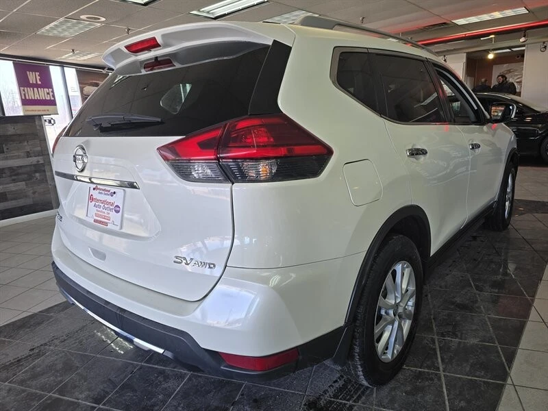 2017 Nissan Rogue - Image 4 of 4