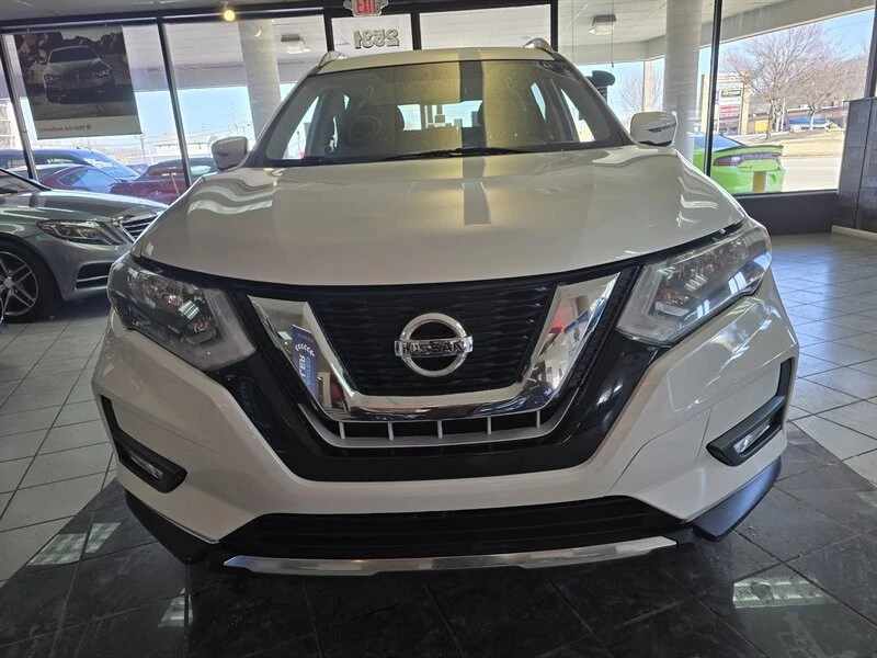 2017 Nissan Rogue - Image 2 of 4