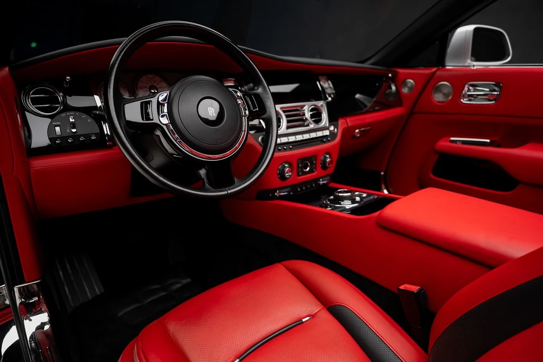 2017 Rolls-Royce Dawn - Image 2 of 31