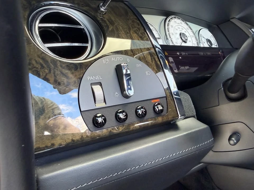 2017 Rolls-Royce Dawn - Image 10 of 16