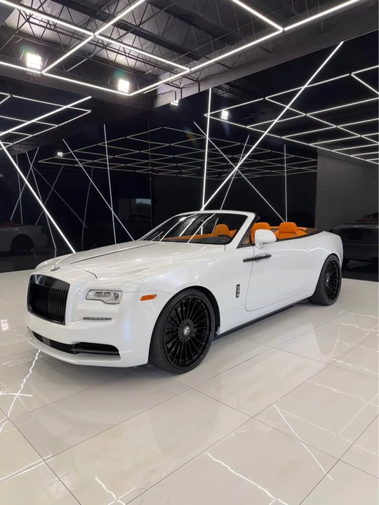 2017 Rolls-Royce Dawn - Image 2 of 9