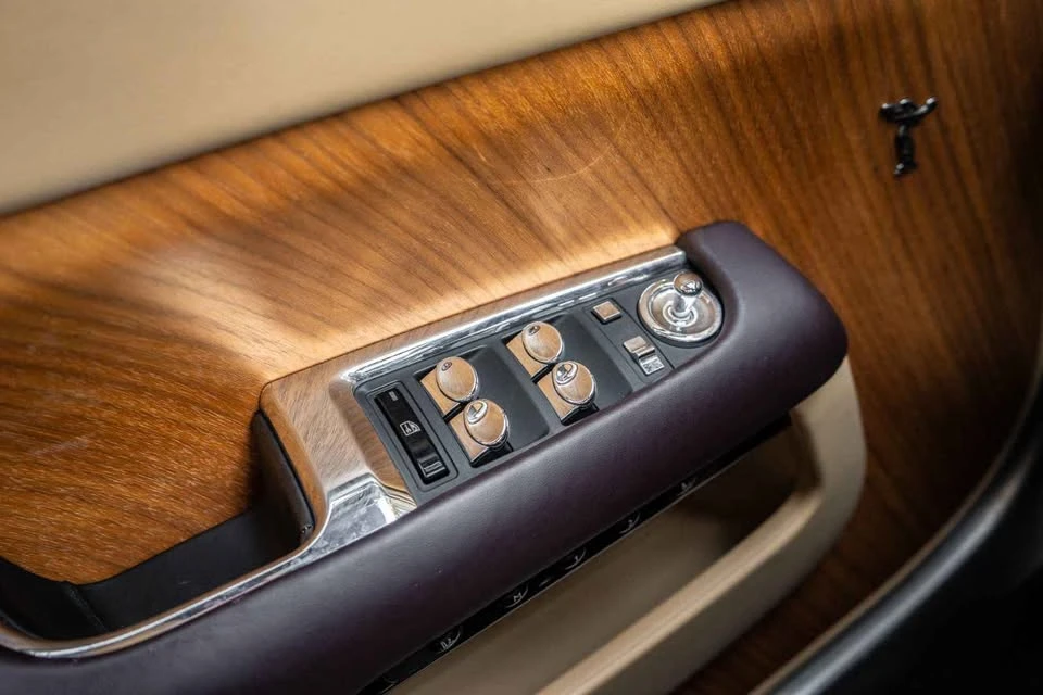 2017 Rolls-Royce Dawn - Image 15 of 20