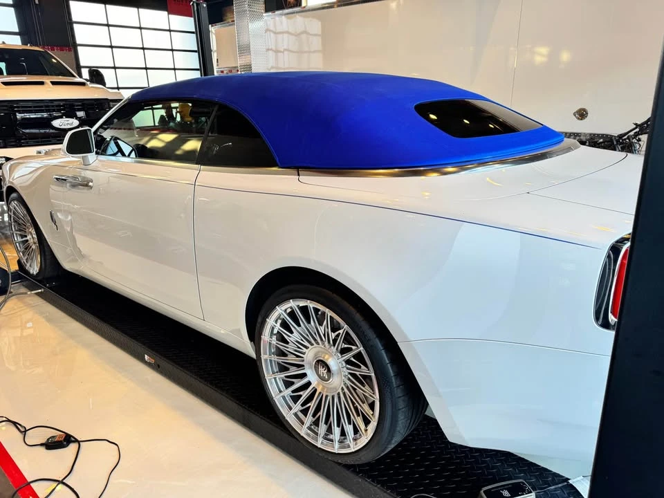2017 Rolls-Royce Dawn - Image 5 of 10