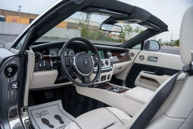 2017 Rolls-Royce Dawn - Image 17 of 21