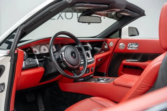 2017 Rolls-Royce - Image 2 of 31