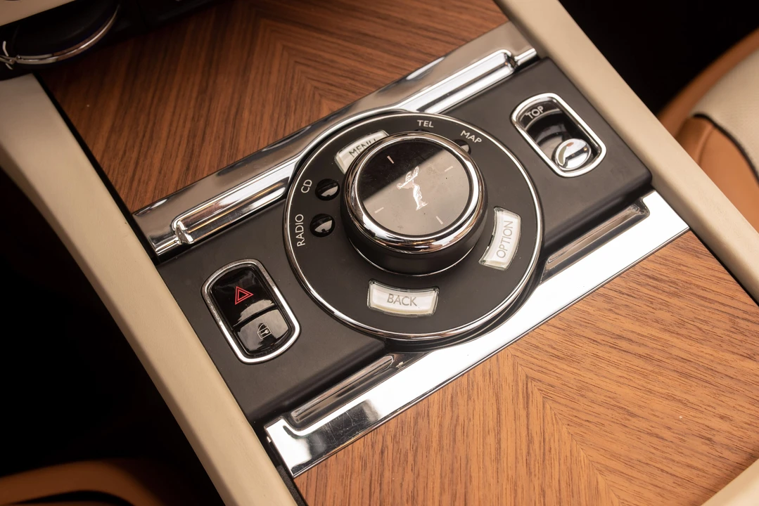 2017 Rolls-Royce Dawn - Image 27 of 31