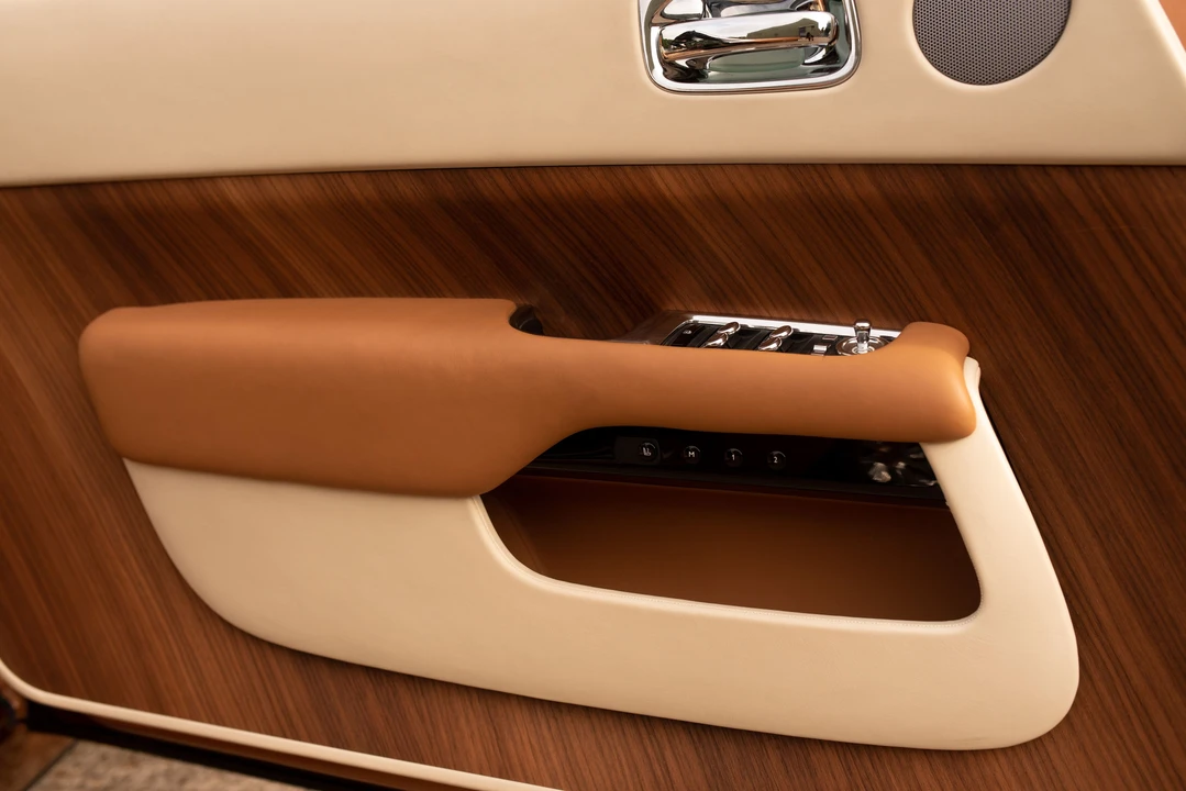 2017 Rolls-Royce Dawn - Image 22 of 31