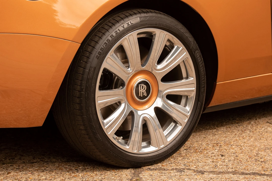 2017 Rolls-Royce Dawn - Image 17 of 31