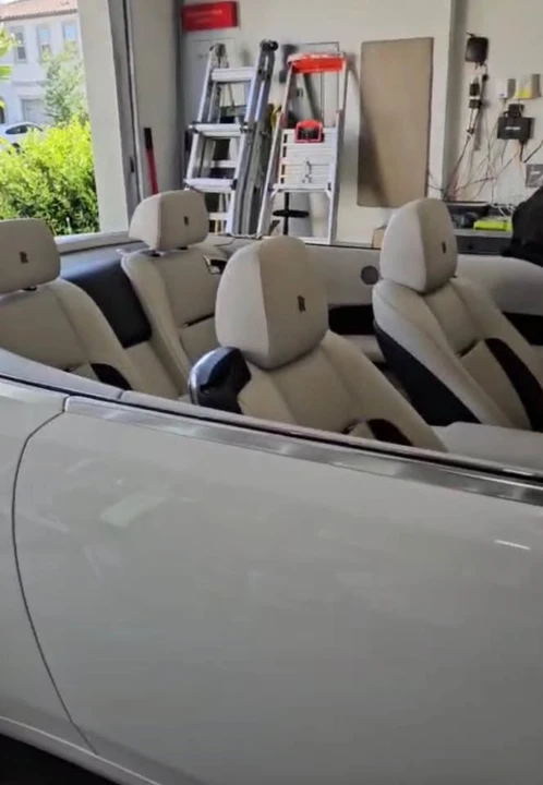 2017 Rolls-Royce Dawn - Image 3 of 12