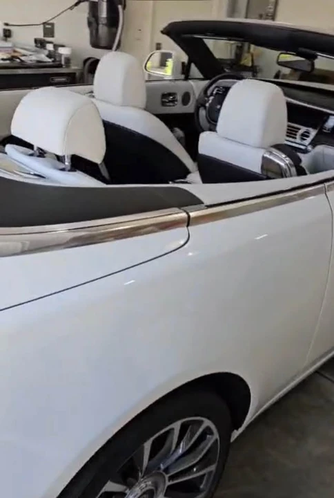 2017 Rolls-Royce Dawn - Image 6 of 13